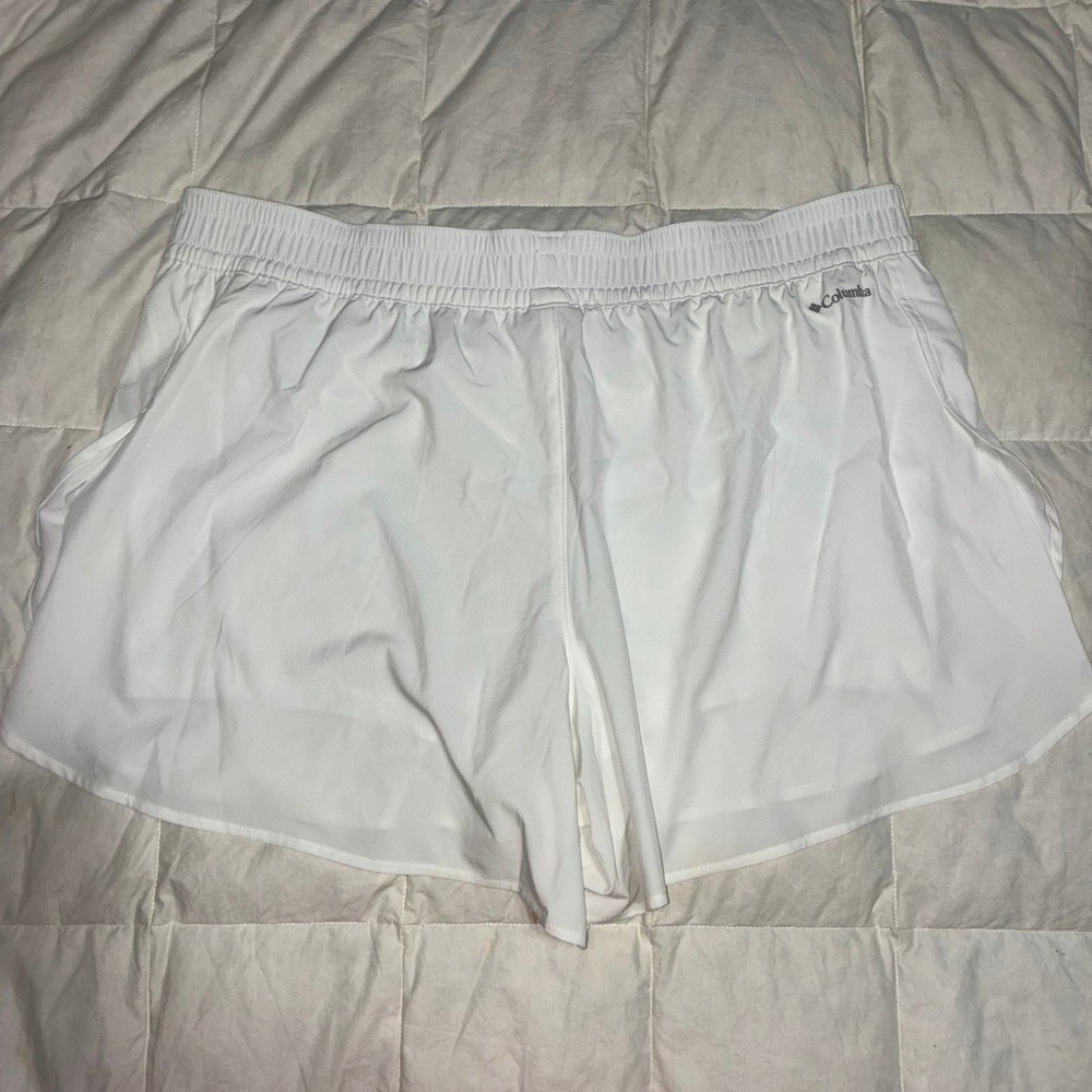 Columbia Sportswear Womens White Athletic Shorts XXL Elastic Waist Lined Active